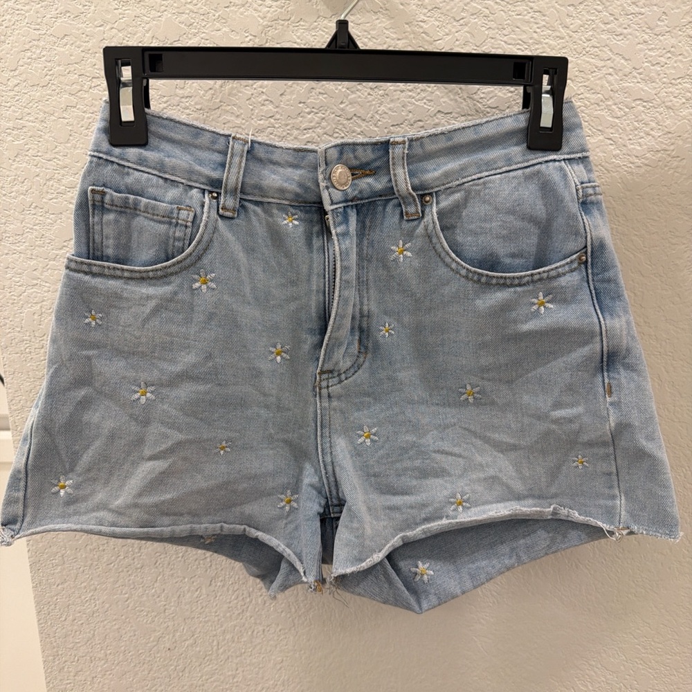 Light Blue Women's Denim Shorts with Daisy Embroidery